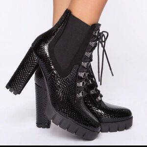 Elegant Black Ankle Boots